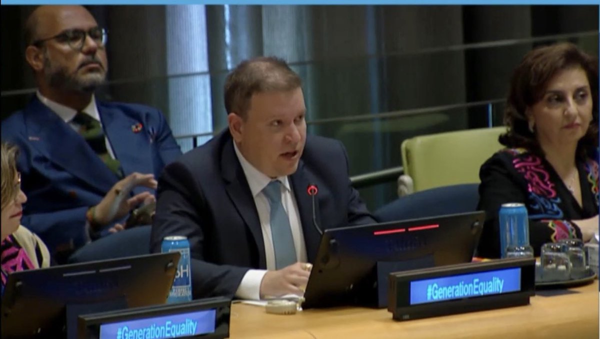 Etäkoulu, terveyspalvelut, mobiilipankki – teknologia mahdollistaa monenlaista. Naisten ja tyttöjen on hyödyttävä teknologisista ratkaisuista täysimääräisesti, sanoi ministeri <a href="/VilleTavio/">Ville Tavio</a> #GenerationEquality -tilaisuudessa. 
Sukupuolittuneeseen verkkoväkivaltaan on puututtava.