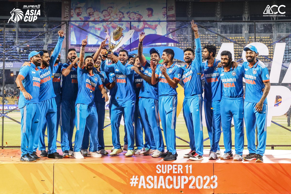 vstarIndia's tweet photo. India wins the Super11 Asia Cup 2023 with a smashing 10-wicket victory over Sri Lanka! Siraj's 6-wicket haul crushed Sri Lanka's hopes with the bat, while the Indian openers chased down the target without breaking a sweat! 🇮🇳
#AsiaCup2023 #INDvSL #vstargroup #vstatmilestoneupdate https://t.co/JXw8VnPevr