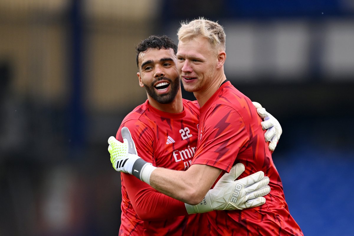 Arsenal's tweet photo. The GK union ❤️ https://t.co/FpviPi4q04
