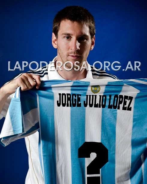 FutboliPolitica's tweet photo. 🇦🇷“Es terrible que Julio López siga desaparecido”

Esto decía Messi en una entrevista para la @gargantapodero en el 2011. 

Hoy se cumplen 17 años de su desaparición en democracia. https://t.co/3BHAZMUJ0Y