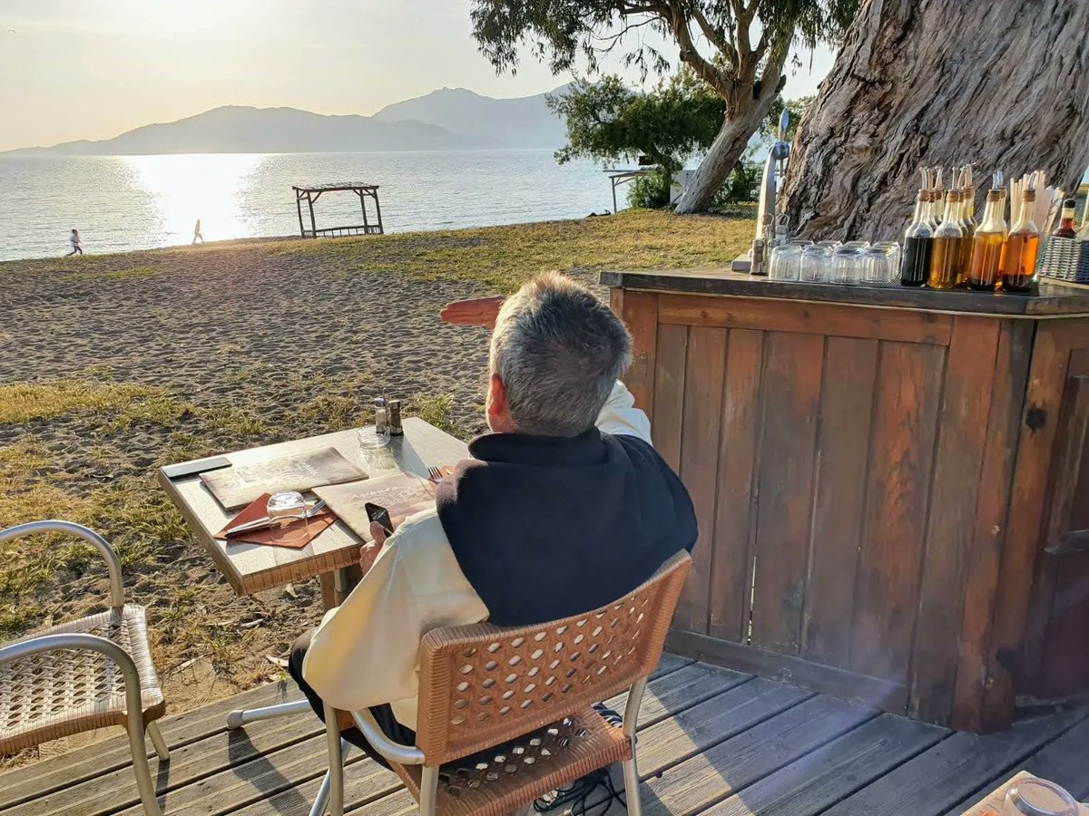 EIP_MaRetraite's tweet photo. 👉 Côté gastronomie, c'est clair, rien à jeter, c'est un véritable régal pour les papilles ! Fromages, charcuterie, cannelloni, et bien d'autres délices vous attendent ! 
😋 Et n'oubliez pas d'accompagner votre repas d'un bon verre de vin corse, réputé dans le monde entier ... https://t.co/qiyYqhuF9Q