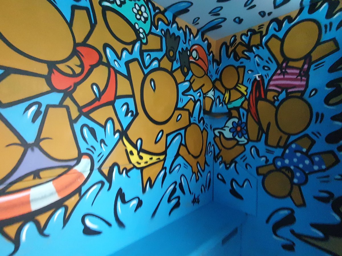 hedilya's tweet photo. #SaturdayArtFever 
à la piscine Molitor @molitor_paris, 
ouverte le temps des journées du patrimoine @JEP, 
et dont les cabines du bassin intérieur sont investies par autant d'artistes de #StreetArt 

Artistes :  1 #Taroe 2 #Jace 3 #Oreo 4 #Katre https://t.co/nOdRmGXEfY
