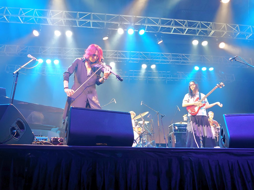 xxxNozominxxx's tweet photo. めっちゃ良かった!!!って思ったのは席のせいかなとも思ったけど、多分違う。(この位置よくある)
Pray for Mother Earth聴きたいなーって昨日思ってたから、嬉しかった。
今年もうフルSHAGないの残念だけど、今年これ以上あっても困るのでいいことにします。 https://t.co/5xyaEDEWZ0