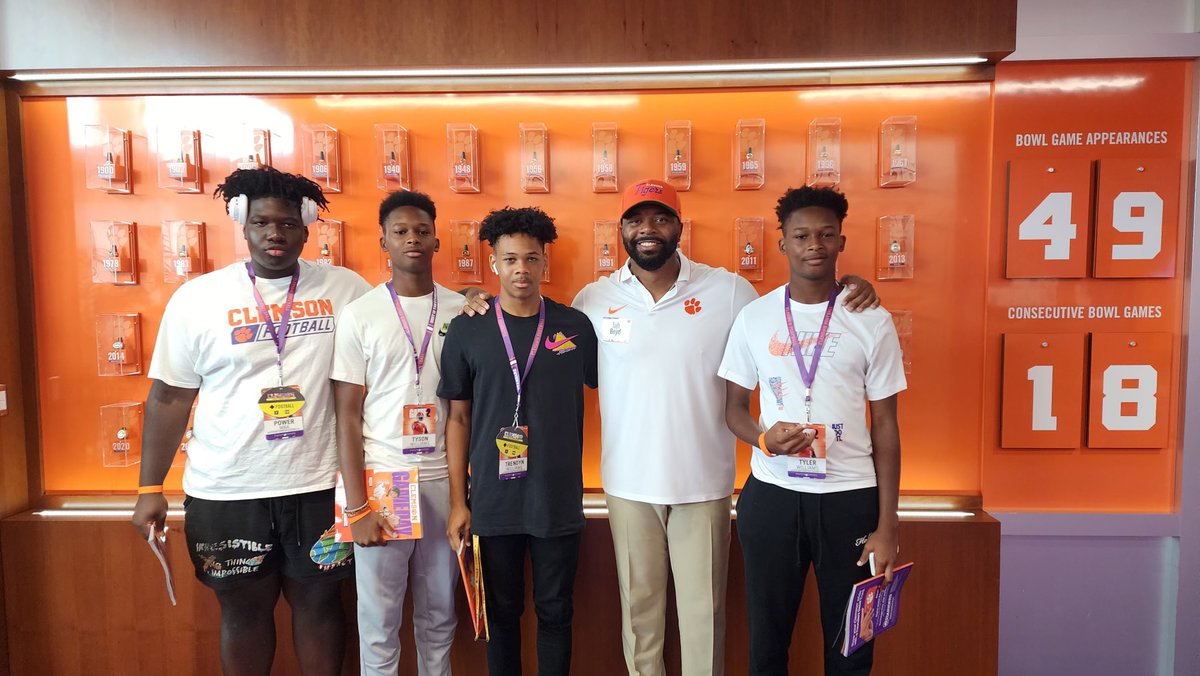 Big shouts to Clemson University FB for giving a few of our 🦅’s a Game Day Visit. @Tyson12wms @trendynwilliams