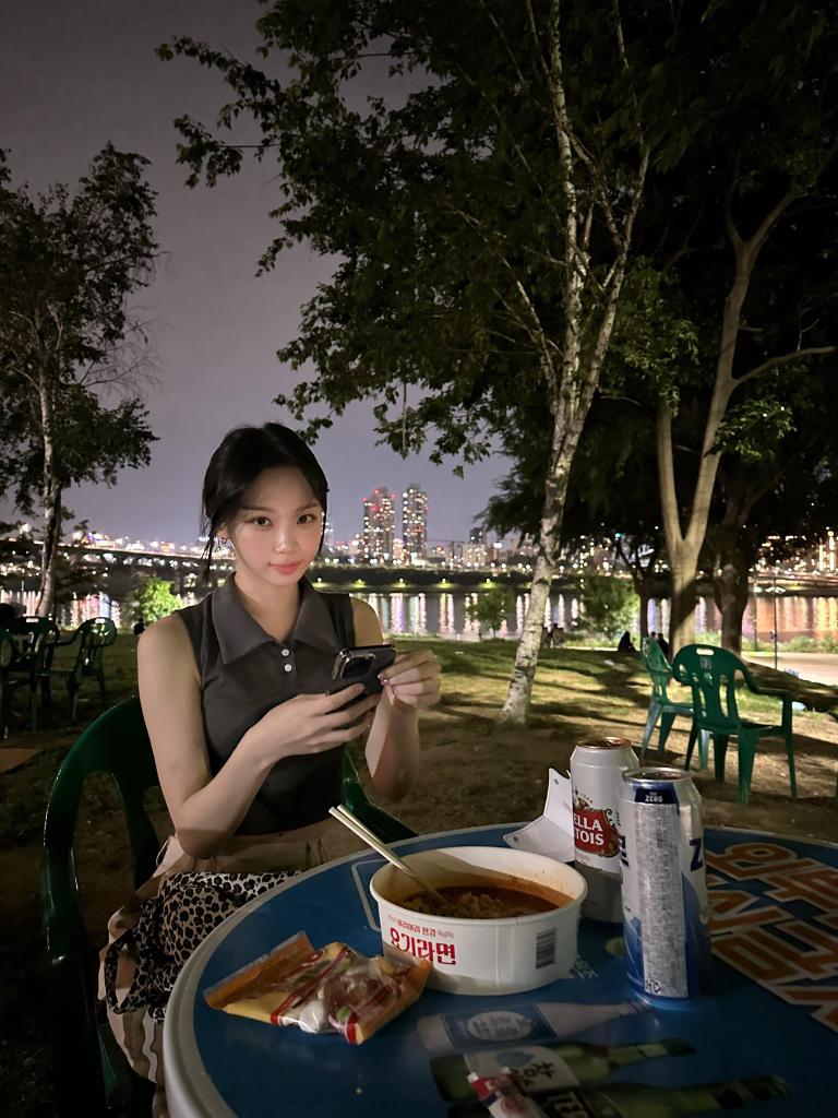 duchessnut's tweet photo. #emerint kalo pacaran kayanya jalan jalan sekitar han river deh 😀 https://t.co/NmtEnW3bqa