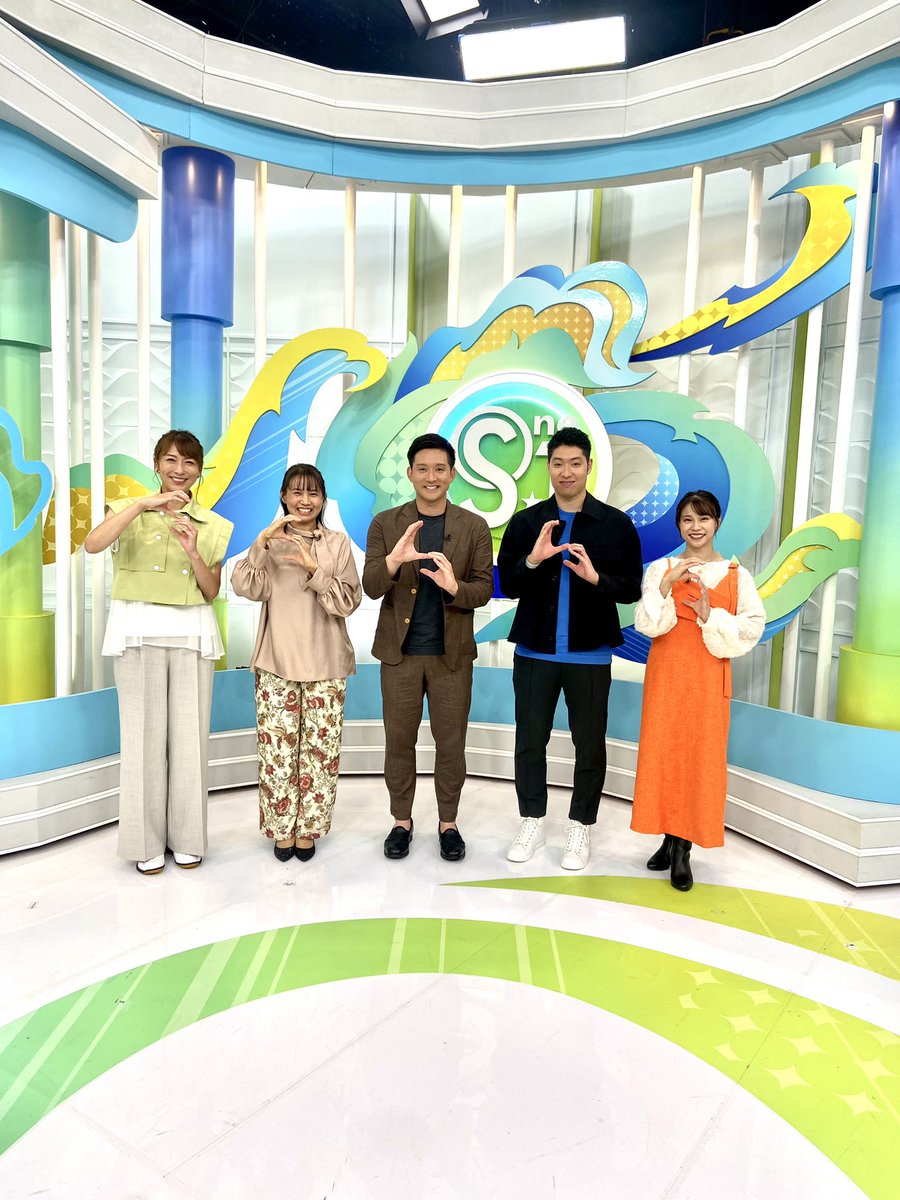 TBS_TV_S1's tweet image. ◤
　生放送前オフショット📸
　　　　　　　　　　　　　◢

ゲストは…

🏊‍♂️ #萩野公介 さん
🏸 #小椋久美子 さん
🏓 #平野早矢香 さん
🤸‍♂️ #杉原愛子 さん
⚾️ #杉谷拳士 さん
豪華アスリートが大集結!!

今夜のS☆1は何かが起こる予感…!?

📺まもなく放送スタートです!!

#tbsS1