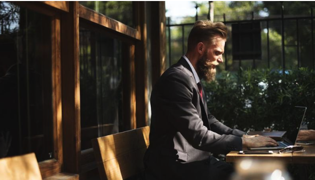 TwinSystems's tweet photo. Our MD Paul Songaila, says, "Just reading an article in TechRadar about how a portable SSD can boost your productivity and it get me thinking about the pros and cons of one versus cloud storage. https://t.co/Gl586R8QsV https://t.co/P51ZNwo042
