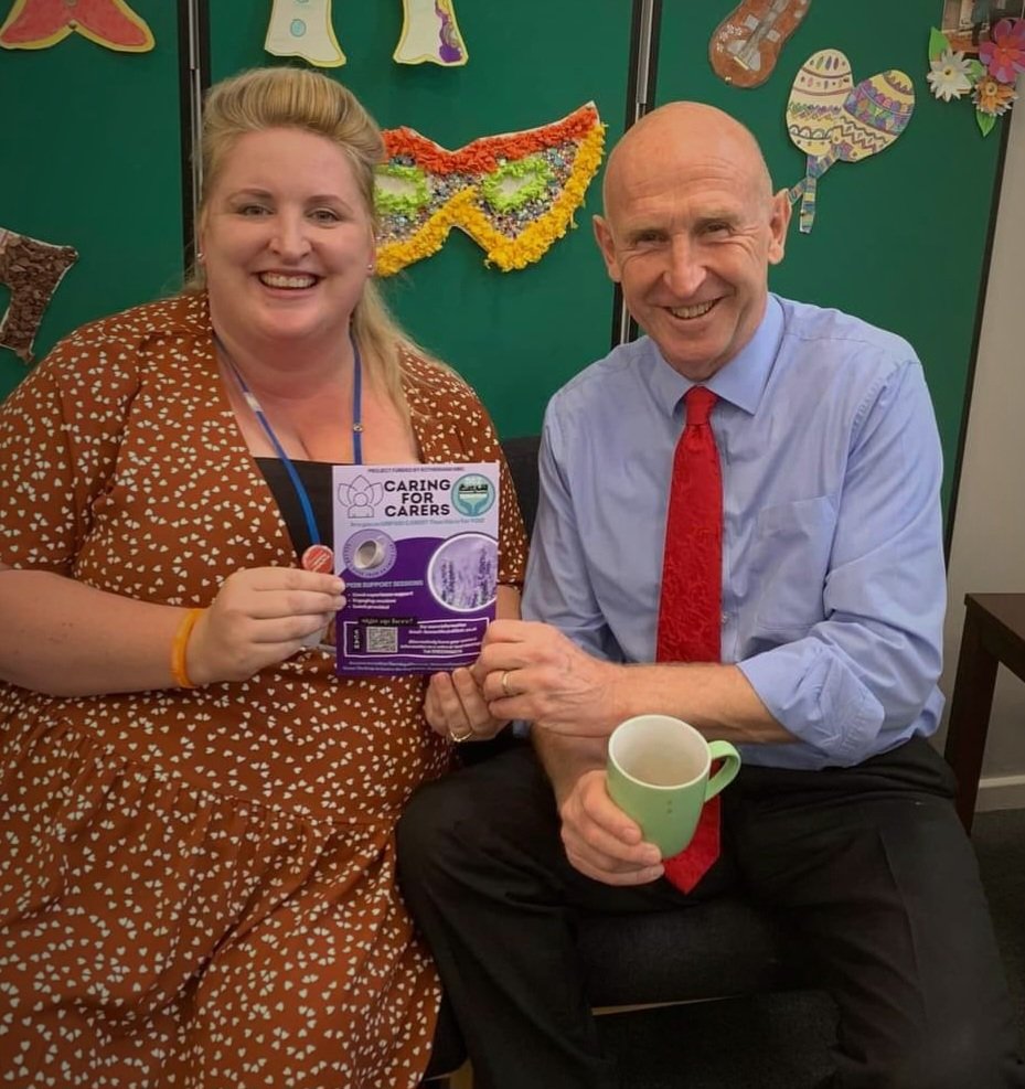 SamSmit46674505's tweet photo. This weekend I have the privilege of meeting @JohnHealey_MP when he attended our community coffee morning at @S62CTR.
Genuinely a lovely bloke who was very intrested in our new #caringforcarers support sessions!
#S62CTR #Johnheeley https://t.co/jv8Gi3c0Rq