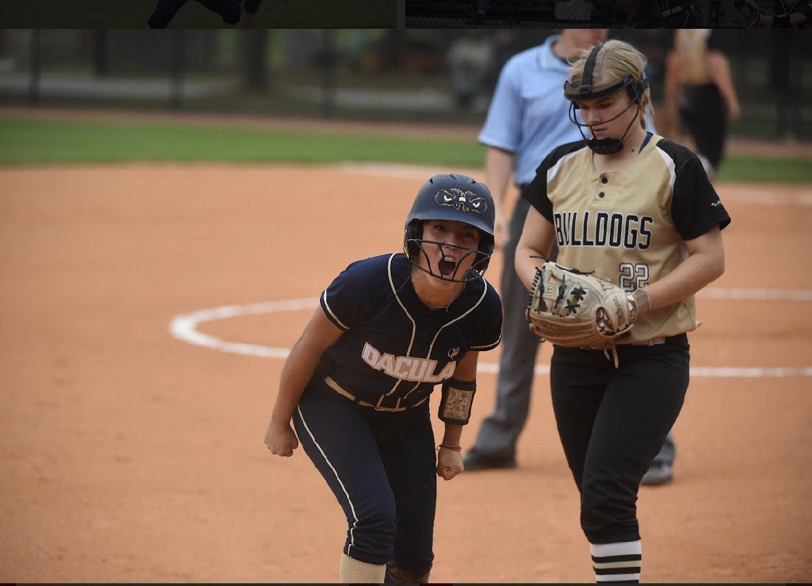dacula_softball's tweet photo. 2025 UT @LiannaRdz02 stats in 3 games in Chattanooga 5-5, 3B, SF, 3 RBI, BB, HBP, 2SB offensively.  

5 1/3 IP, 4H, 2R, 1ER in 2 relief appearances in ⭕️. https://t.co/TXoLRTmq2G