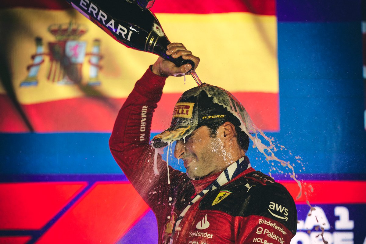ScuderiaFerrari's tweet photo. The only shower you need after such a hot race 🔥

#SingaporeGP 🇸🇬 #F1 https://t.co/XzNIZpVtuk