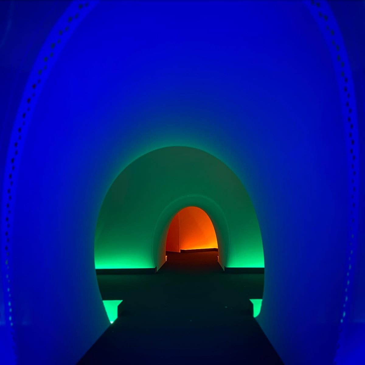 saminmuc's tweet photo. Ein- und Abtauchen „In anderen Räumen“ @HausderKunst München mit Rauminstallationen von elf Künstlerinnen! #mustsee #MucToDo https://t.co/OQFsDQnjAX
