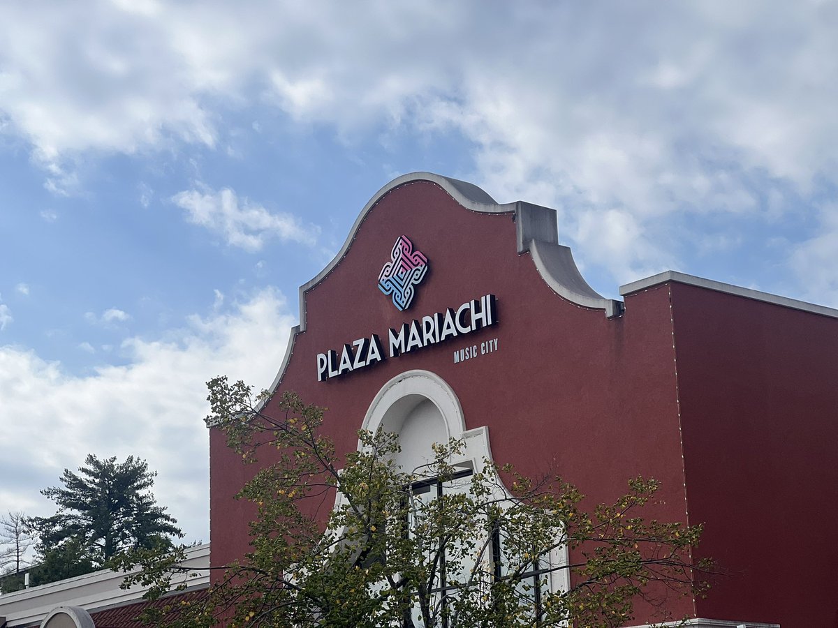 🚨🚨West 🔚 is out here helping
Kicking off Hispanic Heritage Month @PlazaMarichi it’s gonna be huge!! <a href="/SaulGrimsley/">Saul Grimsley</a>  <a href="/KKintheSES/">Krista Kouns</a> @RSMChasityHen  #unidosSomosMas
 #NashVegas