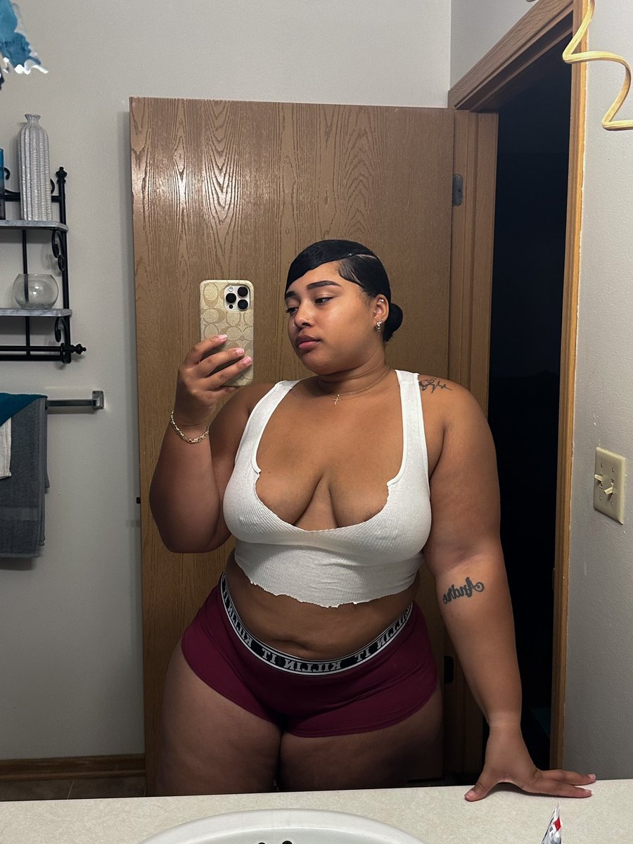Milathedon_'s tweet photo. I love every inch of me😘 https://t.co/lIjXzits7P
