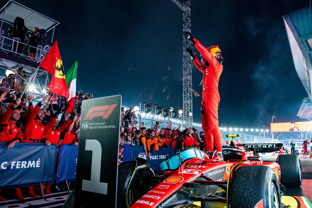 🇸🇬Incredible weekend. We managed it to perfection, controlling the pace the entire race. The team deserves this win for the enormous work they have done both here and in Maranello. This one for them and for the Tifosi! On to Suzuka!

👉carlossainz.es/en/carlos-sain…

-
#CarlosSainz