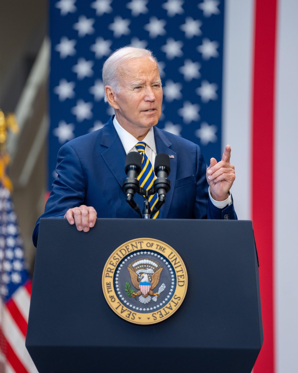 WhiteHouse46's tweet image. Bidenomics is growing our economy from the middle out and bottom up – not the top down – by investing in all of America, empowering workers, and lowering costs for families.