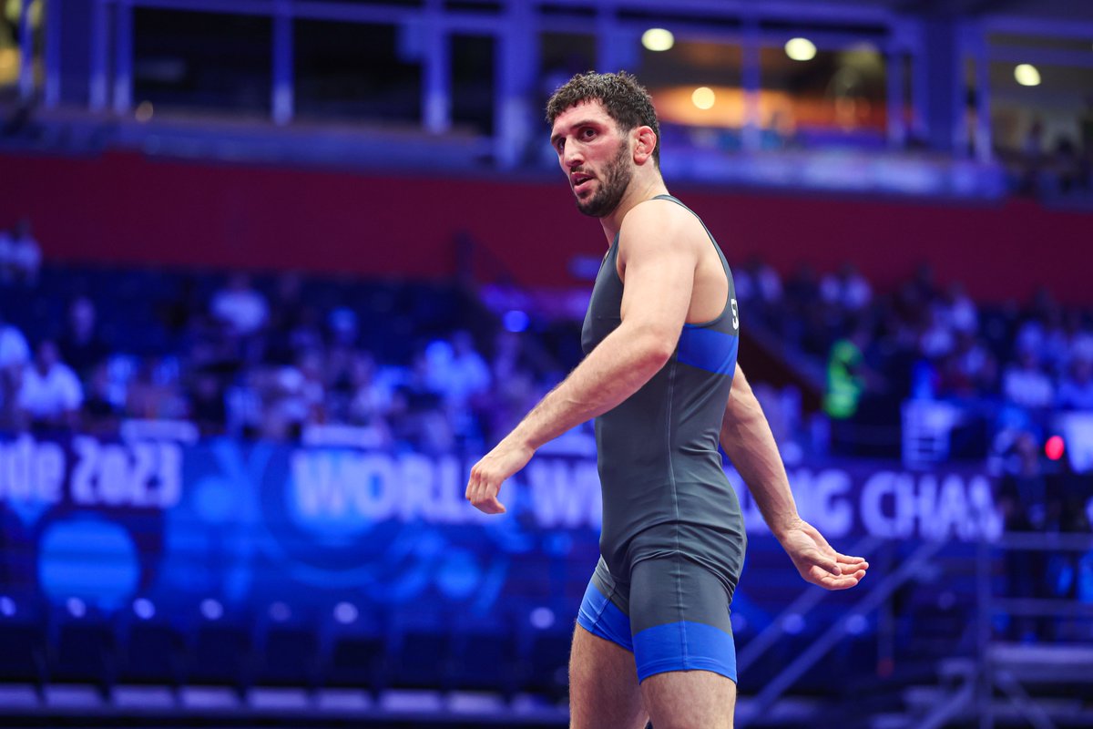 WE HAVE DAKE VS SIDAKOV 🤯🤯

Kyle Dake and Zaurbek Sidakov win their 74kg semifinals and will meet for the 🥇 tomorrow at #WrestleBelgrade

Dake gets <a href="/Paris2024/">Paris 2024</a> Olympic quota for USA and Sidakov for AIN