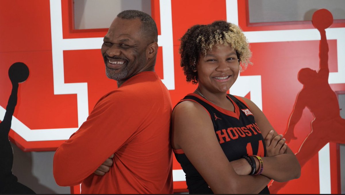 gwendlyn2024's tweet photo. go coogs? #officalvisit #notcommitted https://t.co/JwqQwRrMpm
