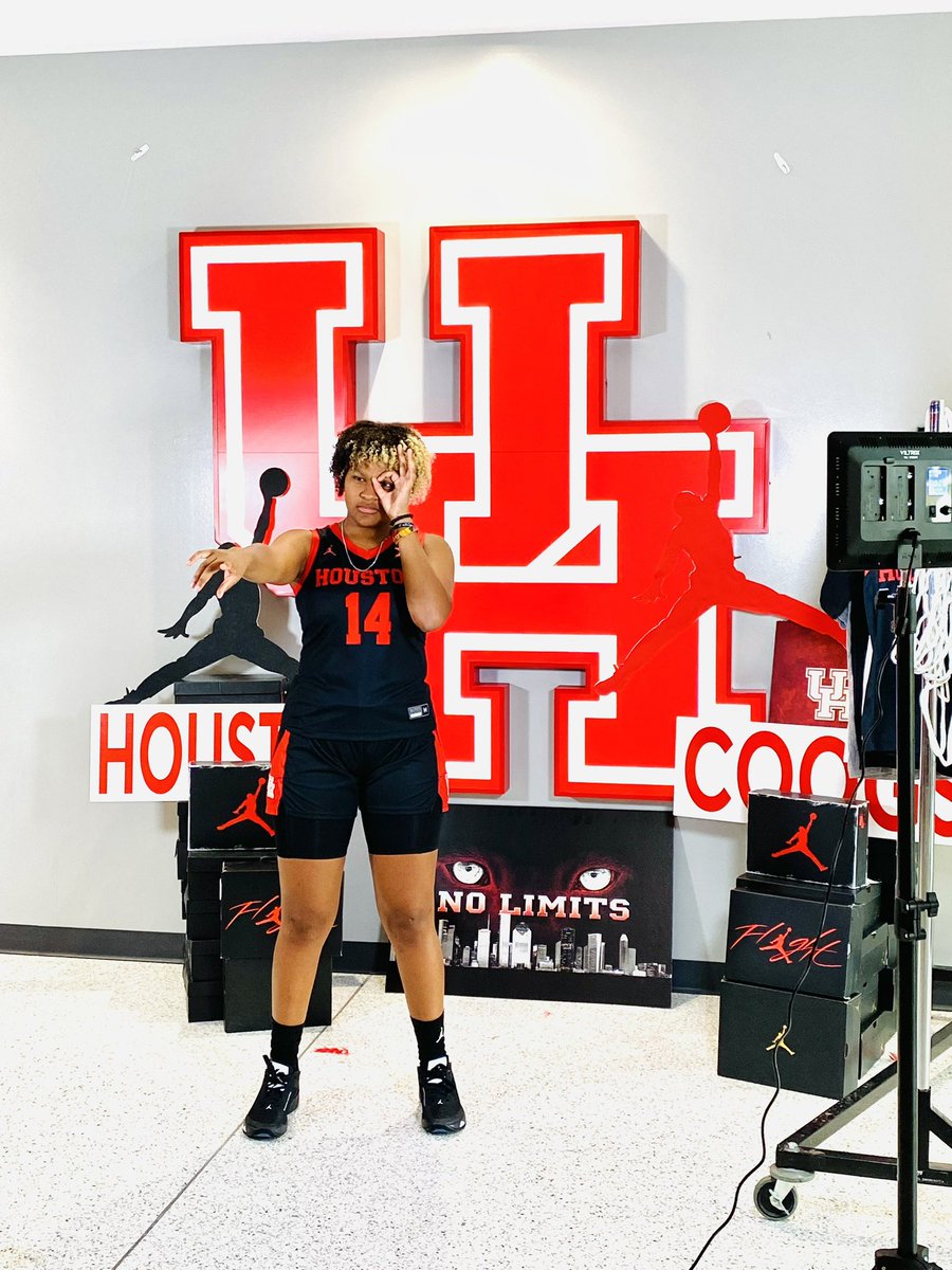 gwendlyn2024's tweet photo. go coogs? #officalvisit #notcommitted https://t.co/JwqQwRrMpm