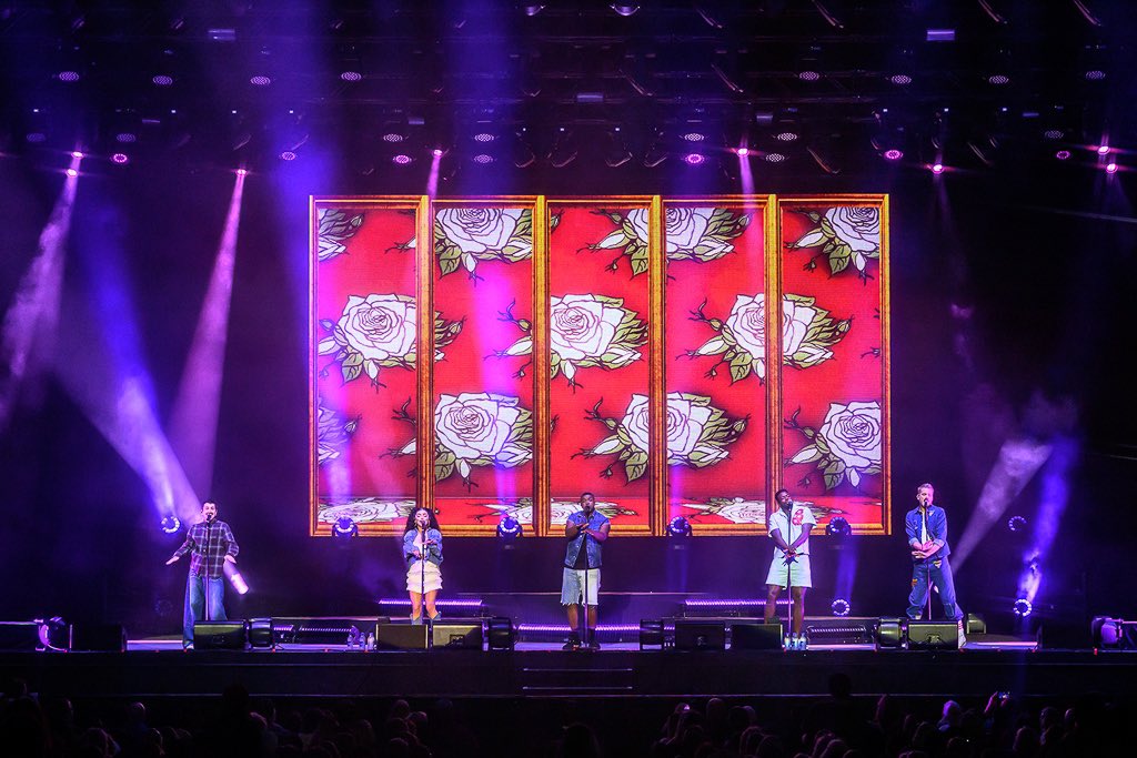 Warm 106.9 tweet media