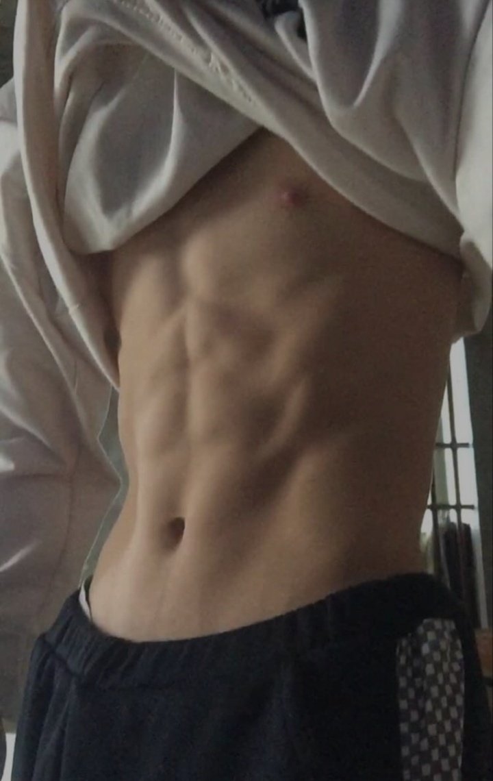 Emilly_Daves's tweet photo. Feliz domigo hace calor hoy
-🍃
#SeductiveSunda https://t.co/22SQbRwZQG