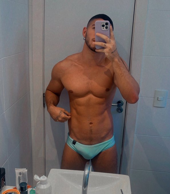 morri, mas passo bem https://t.co/nzJrhs82AG