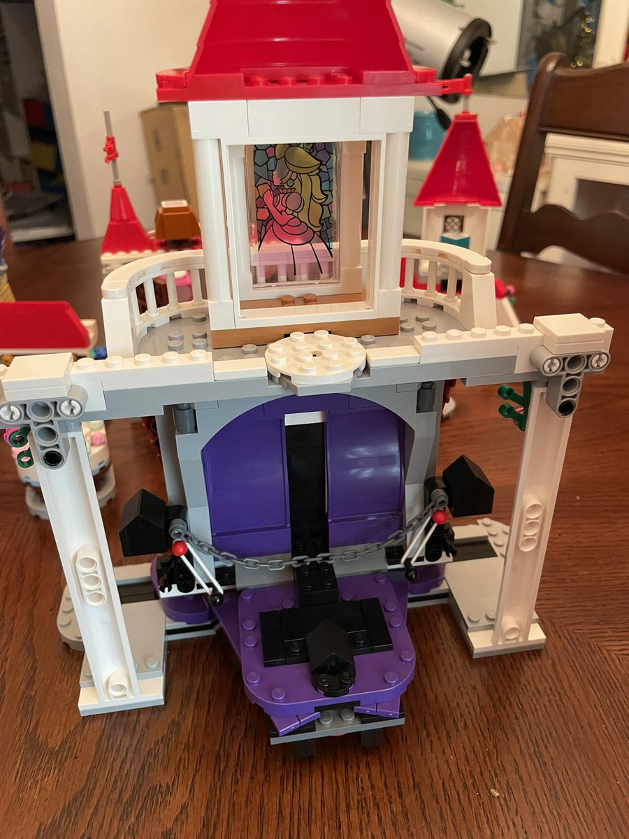 matedickerson's tweet image. Turned this rainy weekend into a great time with son. First big Lego project we’ve tackled together. My dad bought this for him before he passed, so kinda feels special like we did it for gpa 🥲❤️🤘 #LegoFun #PeachCastle Details are crazy and so many things move like the throne