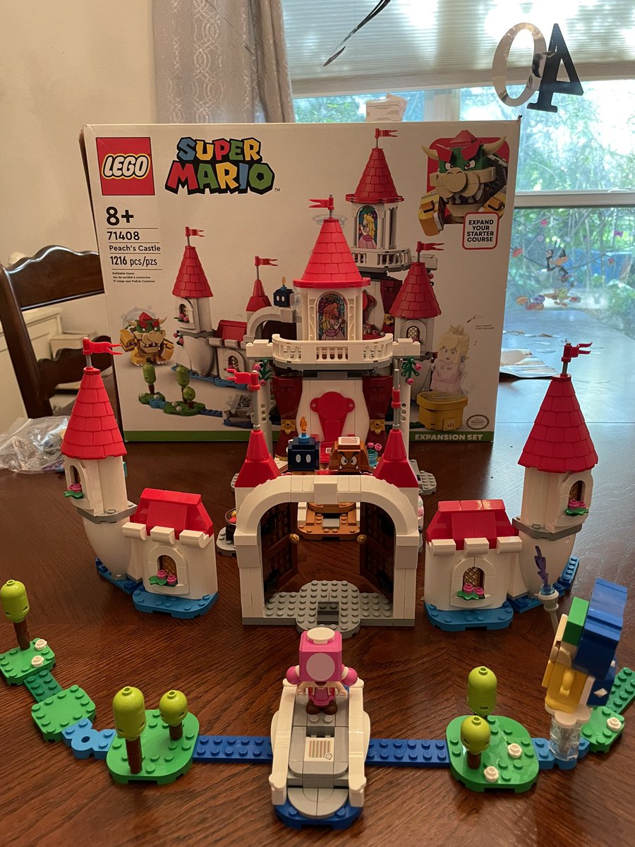 matedickerson's tweet image. Turned this rainy weekend into a great time with son. First big Lego project we’ve tackled together. My dad bought this for him before he passed, so kinda feels special like we did it for gpa 🥲❤️🤘 #LegoFun #PeachCastle Details are crazy and so many things move like the throne