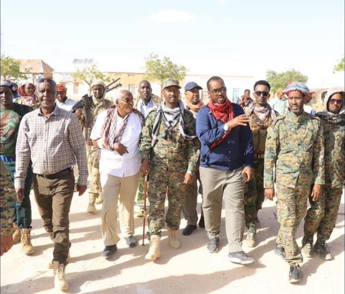 MAWareSO's tweet photo. MP Dhabanacad, the oldest parliamentarian &amp; recent survivor of a Shabaab car bomb, could have come to Mogadishu or gone abroad to nurse his injuries. He choose instead, injured arm and all, to stay in the frontlines and inspire the young in the SNA and community forces. Respect! https://t.co/Vid7dNvPKd