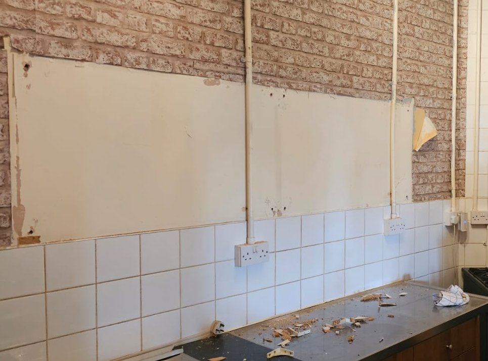 subensoncarson's tweet image. when you can labour like the best of them to start ripping out bits in readiness to achieve new things i the centre love what we do. if it needs doing, just get it done,,,