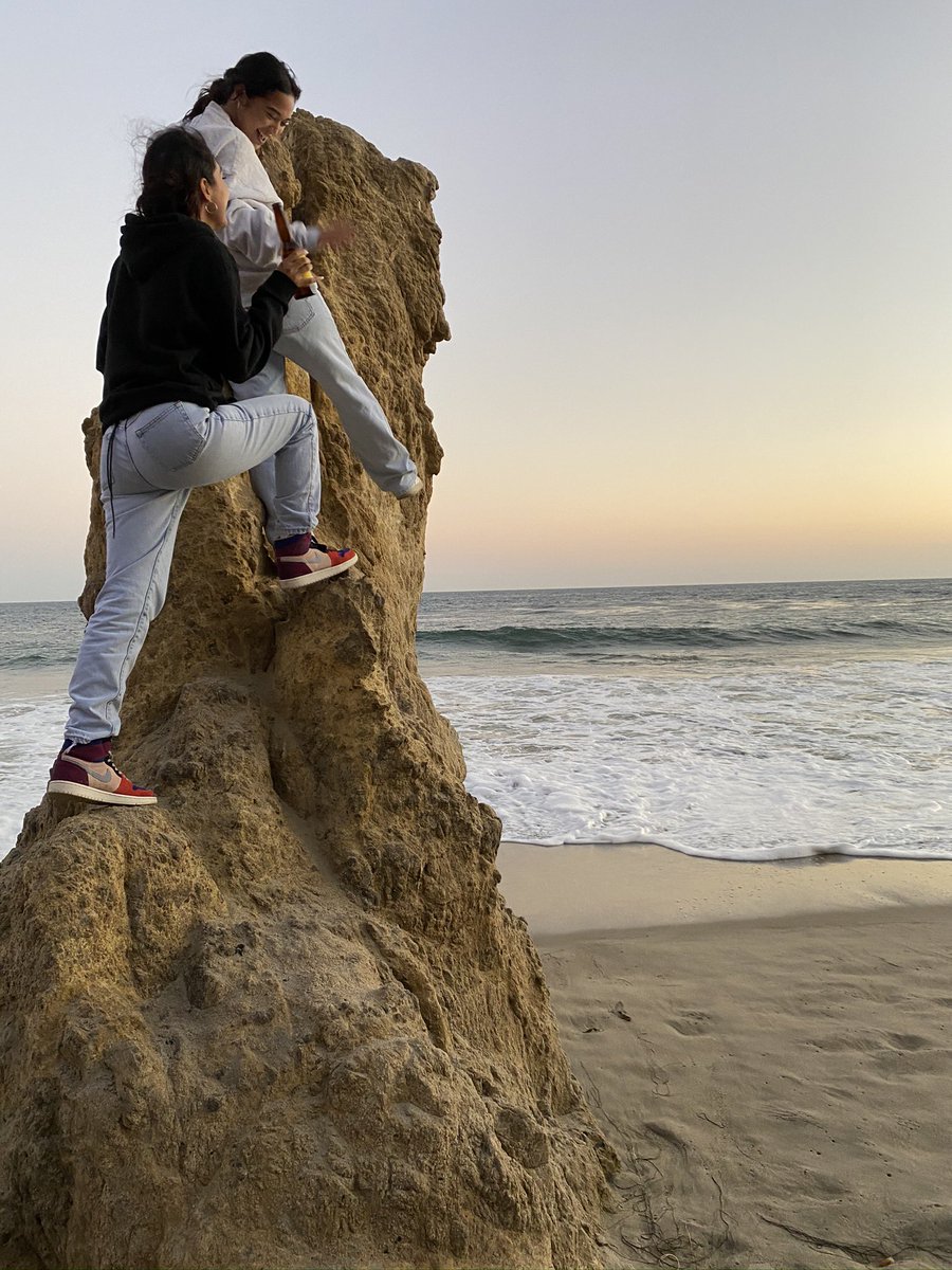 Cheeenna's tweet image. Happy birthday to the greatest Virgo of all time and my 4ever angel. I miss you more than anything but I see you in all the beautiful things in this world. Us forever 🤎