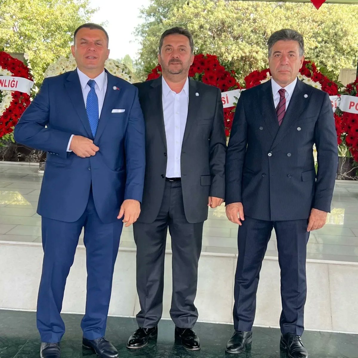 iosidorgtr's tweet photo. İOSİD Yönetim Kurulu olarak merhum Başbakan Adnan Menderes ve dava arkadaşları Hasan Polatkan ve  Fatih Rüştü Zorlu'nun ölüm yıl dönümleri dolayısıyla düzenlenen anma törenine katıldık.
Demokrasi  şehitlerimize Allah'tan rahmet diliyoruz, mekanları cennet olsun.. https://t.co/fHHKquhpci