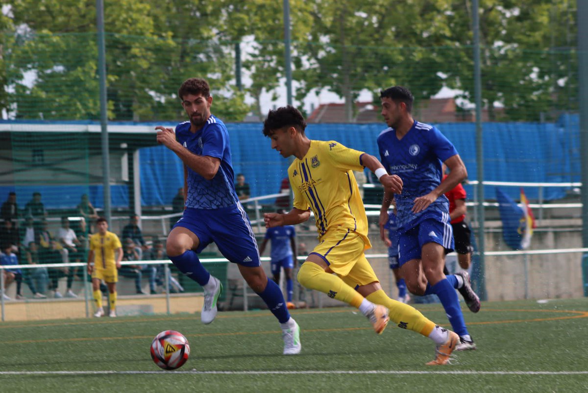 AD_Alcorcon's tweet photo. #AlcorB
⚽️🔚 ¡Final en el anexo de Santo Domingo!
✅ Primera victoria del curso gracias al tanto de Kosty de penalti y a un encuentro muy serio de los chicos de @gcuenca87.
¡Enhorabuena, equipo! 👏🏼👏🏼👏🏼

#TodosConElAlcorB https://t.co/YVFYYl8hC3