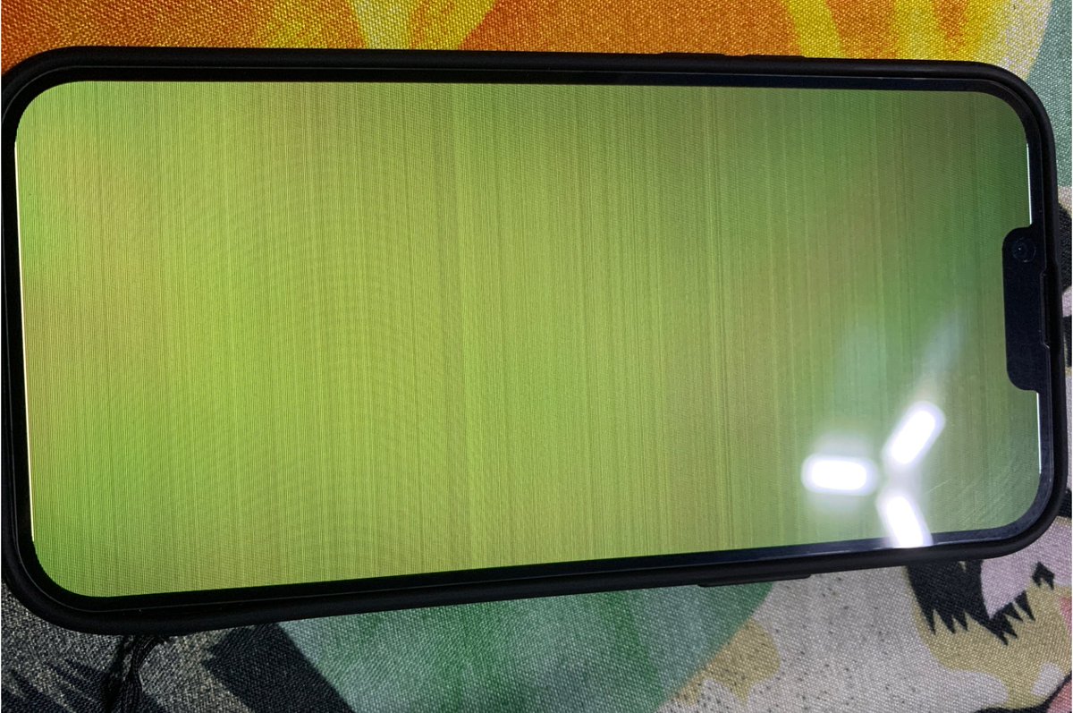shanmukhmsd7's tweet image. IPHONE13PRO #greenscreenissue #displayissue Please help me out, my phone didnt have any physical damage i just updated it to 16.6 and then it started flickering later it turned completely Green, Kindly help me out here @Apple #AppleEvent #appleindia #iphone13pro @MKBHD @tim_cook