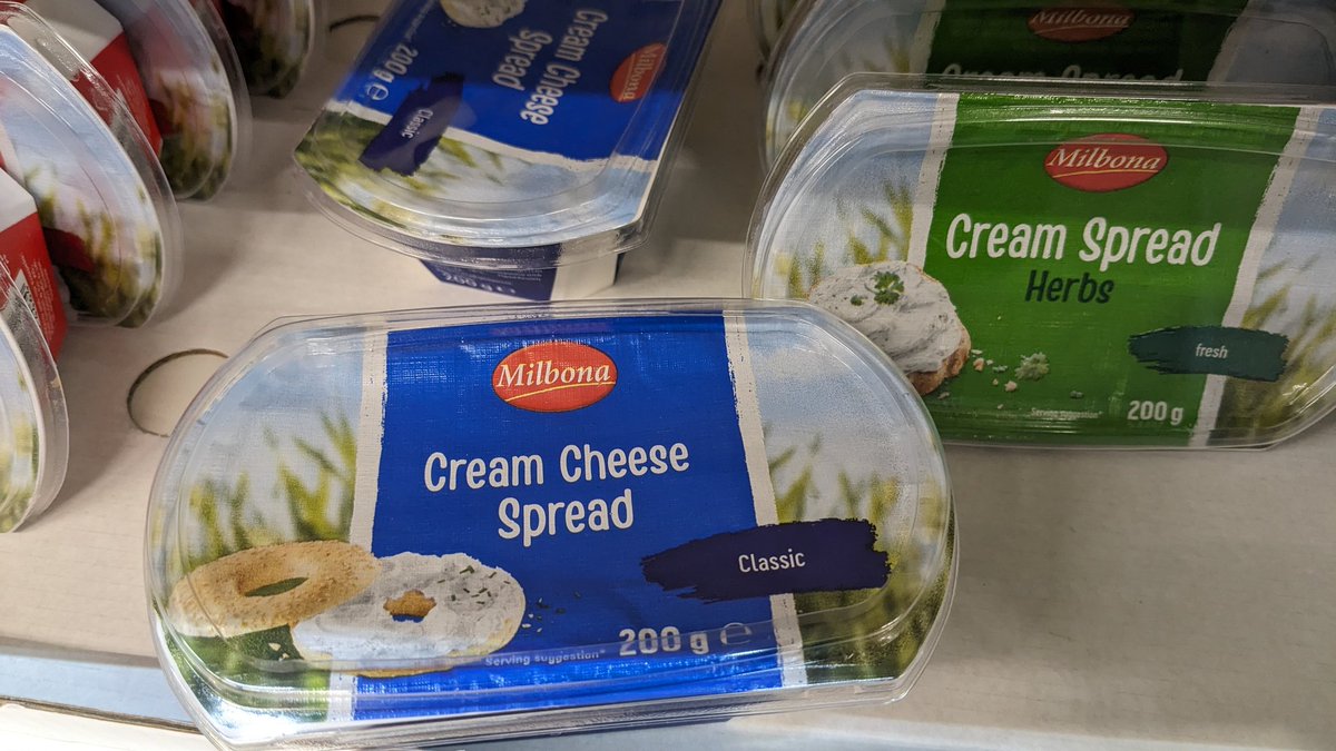 annapytlowany's tweet photo. @lidl_ireland  A bit of an unexpected discovery today, the magic ingredient in cream cheese: Pork Gelatine. Worth better labeling, don't you think, @lidl? Meanwhile, Philadelphia is kosher and halal... #tricked #vegetarian https://t.co/gIWJWulvHF