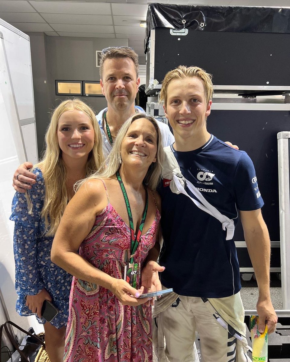 F1's tweet photo. First points in F1, and @LiamLawson30's family were there to watch ❤️

#F1 #Singapore (📸 @AlphaTauriF1) https://t.co/Z7MZkPTvbi