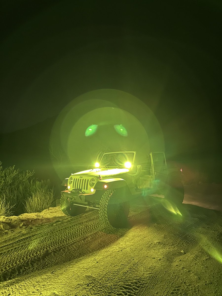 About last night 🌵👽

#nightrun #jeeplife #jeep #wrangler
O|||||||O