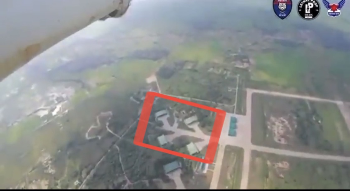 leighhmitchell's tweet photo. I hadn't realised how close the recent attacks on Nay Pyi Taw's Aye Lar airbase were to Nay Pyi Taw International Airport.

#WhatsHappeningInMyanmar  #NayPyiTaw https://t.co/sv7x8HF1n1