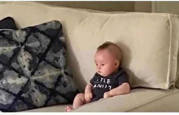 "Debería de ponerme y terminar la programación". 
Yo, así ya un rato: