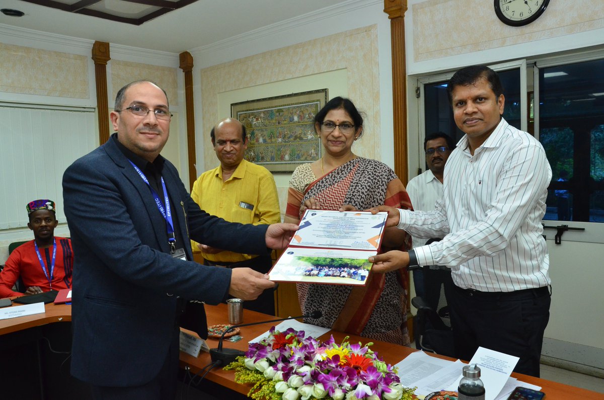 eptriindia's tweet photo. 2/3 Smt. A. Vani Prasad, IAS, Prl. Secretary to Govt. &amp; DG EPTRI and Shri. Krishna Aditya Sriramsetti, IAS, Member Secretary, TSCPB distributed the course competition certificates to the participants. https://t.co/bJIDFzzb65