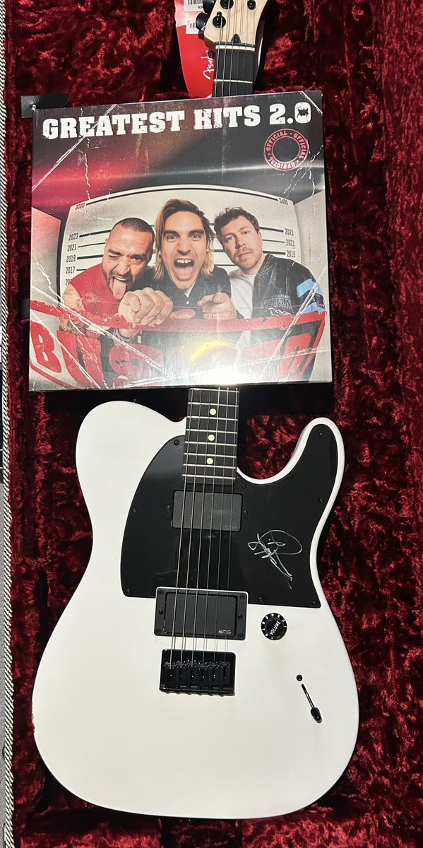 Vinyl is here!🎸  <a href="/CharlieSimpson/">Charlie Simpson</a> <a href="/JamesBourne/">James Bourne</a> <a href="/mattjwillis/">matt willis</a> <a href="/Busted/">Busted</a>