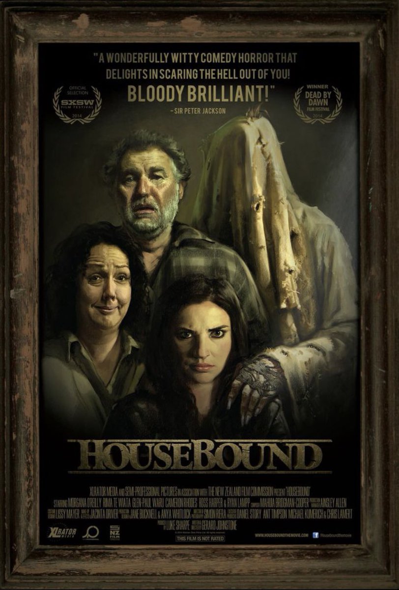 filmes_e_filmes's tweet image. Dica de filme para hoje!🎬🔥

Chegou essa semana no catálogo da @R_Imovision a fantástica comédia de terror "Housebound", dirigida pelo neozelandês Gerard Johnstone e aclamado no festival @sxsw de 2014.🎥🇳🇿

#housebound #gerardjohnstone #sxsw #imovision #reservaimovision