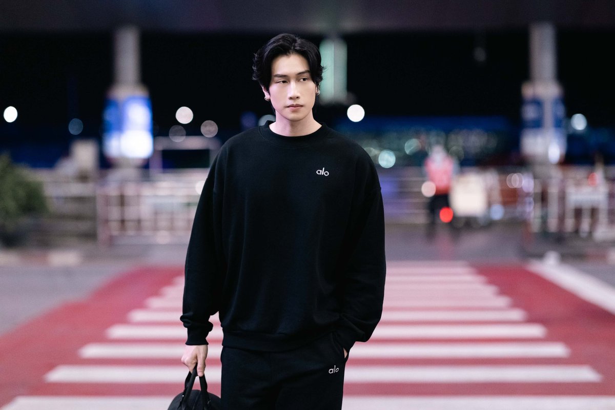 mintmag_th's tweet photo. ออกเดินทาง! ส่อง Airport Look สุดชิลแต่ยังคงความเท่ของหนุ่ม ‘ไบเบิ้ล วิชญ์ภาส’ ขณะเดินทางไปยัง ลอสแองเจลิส ประเทศสหรัฐอเมริกากับแบรนด์ #alo 💚

#AloxBible 
#BibleWichapas
#MintNews https://t.co/i4gASZAZNK