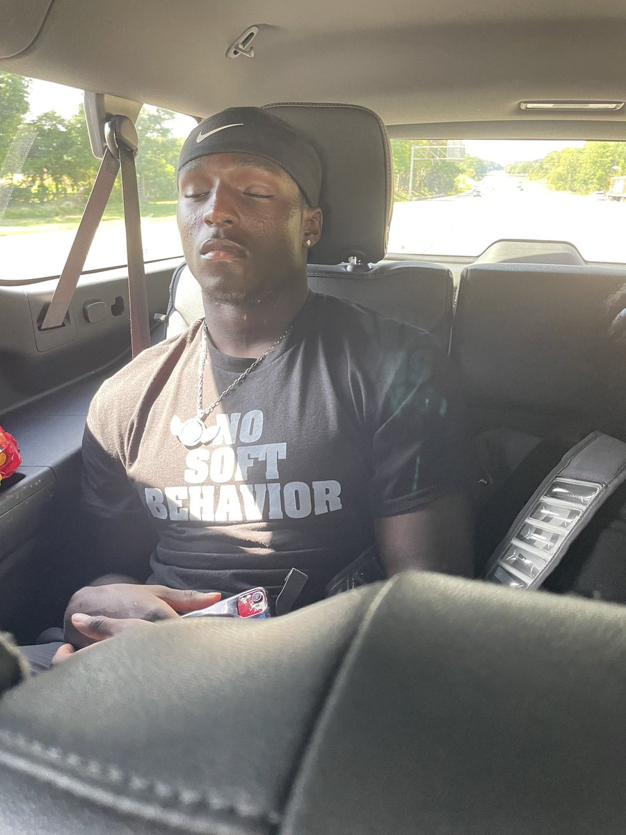 MacStephens's tweet photo. I thought we were going to talk about an exciting win Friday night on our way to @WVUfootball game, but instead this is what I see in the rear view mirror…smh. @rlyquise @StubbsJayquan @hen_perrymond @EmereAtkins3 #NotTheHeightsBlueprint
⚫️🏈🟡 https://t.co/NXriUVacUF
