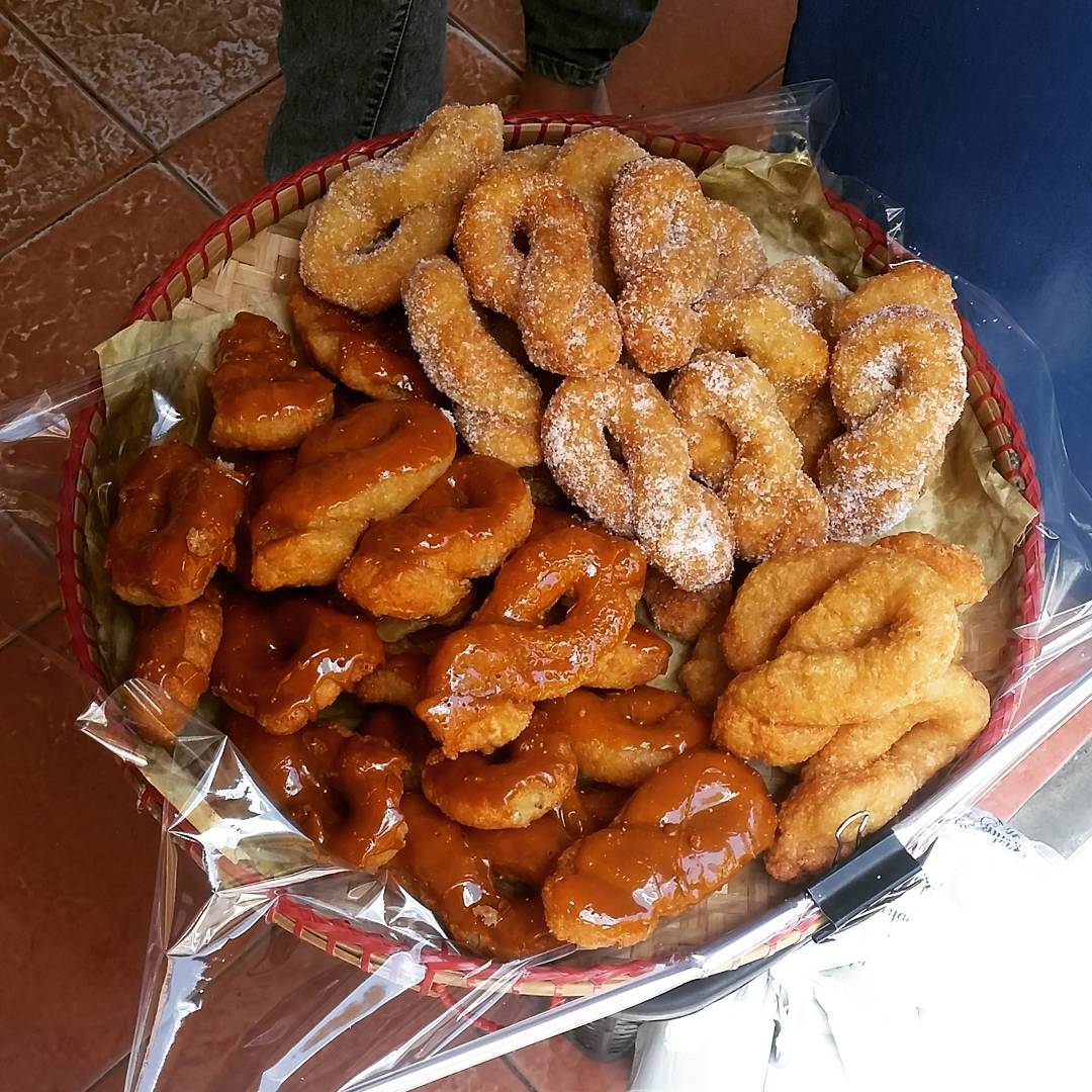 aroundbicol's tweet photo. 𝗠𝗮𝗿𝗵𝗮𝘆 𝗻𝗮 𝗵𝗮𝗽𝗼𝗻! 𝗠𝗲𝗿𝗶𝗲𝗻𝗱𝗮 𝗽𝗼 𝗺𝘂𝗻𝗮 𝗸𝗶𝘁𝗮 𝗸𝗶 ~ 𝘽𝙄𝙉𝙄𝙍𝙄𝘽𝙄𝘿! 𝖠𝗇𝗈𝗇𝗀 𝖿𝗅𝖺𝗏𝗈𝗋 𝗉𝗈 𝗄𝗂 𝖻𝗂𝗇𝗂𝗋𝗂𝖻𝗂𝖽 𝖺𝗇𝗀 𝗆𝗎𝗒𝖺 𝗇𝗂𝗇𝖽𝗈? ♥️🍘 #MASIRAM #TATAKBIKOL

#Albay #AlbayMunaAlbayNaman  #AroundBicol
📷werswally https://t.co/s0d5XvUXVv