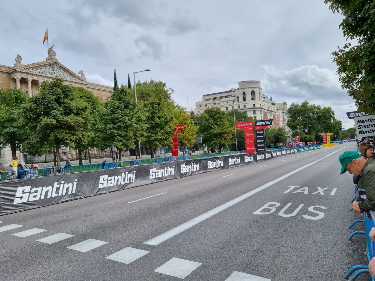 EelcoDB's tweet photo. Historisch podium voor Jumbo. Bijna daar... https://t.co/JyD0etHdU7