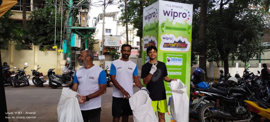 Swapnesh0109's tweet photo. Green Initiative Run (#PlogRun) by @Wipro #BengaluruMarathon at the Training Run event ✌️ 
#BBMP #SwachhBharat #SwachhBharatMission #plog #run #Bengaluru #runner #running #plogman #Runnerswapnesh #Indiarunners https://t.co/G3ANOnUKcm