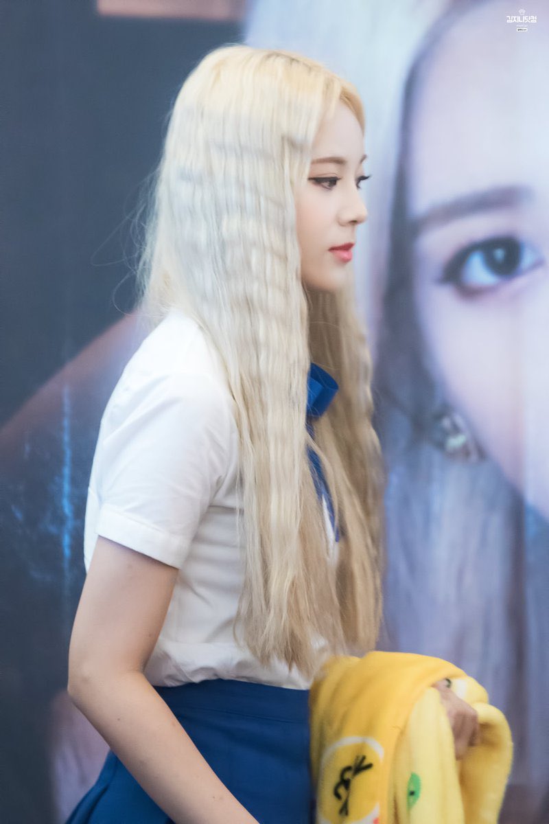 MC — 𝑲𝐚𝐡𝐢𝐲𝐚𝐧𝐠 𝑨𝐲𝐮, 李。 tweet media