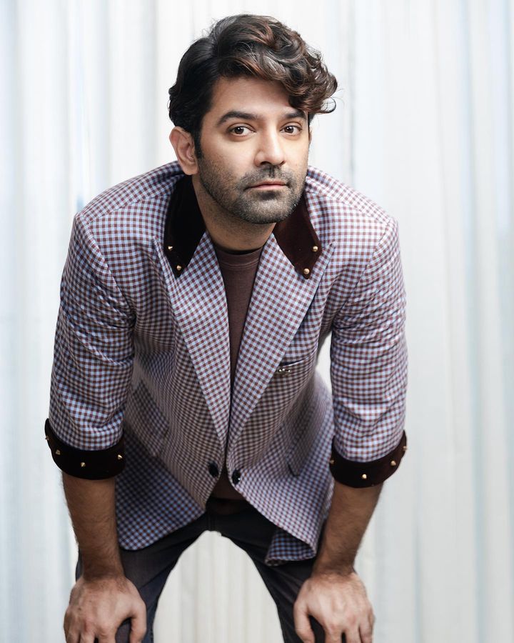 nazarovasd5's tweet photo. What a beautiful photo 😍🔥🔥🔥#BarunSobti @BarunSobtiSays  📷
Kya challa hai?

Photographer - @arora.yogesh 
Hair and Makeup - @jui_themakeupartist 
Styled by - @purvabansal5 
Outfit by - @_umangmehta 
Managed by - @vasudhagroverr @_aratrikaaa  https://t.co/CNHvmiRtuH https://t.co/lUejpzHo32