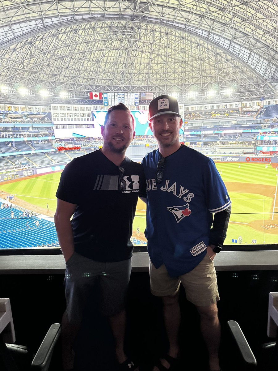 #NextLevel  getting a once in a lifetime experience with my bro #GoJaysGo <a href="/BlueJays/">Toronto Blue Jays</a>