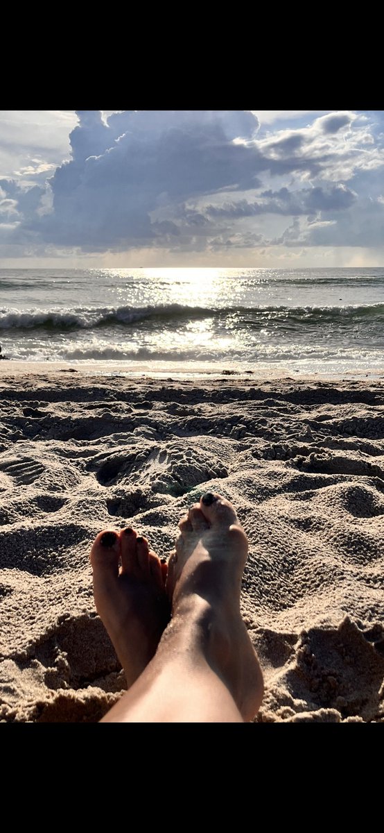 Calm before the storm. Time to chill #miamibeach <a href="/iurisgal/">Iurisgal</a> <a href="/CognitiveLaw/">Cognitive Law</a> #consulantsolicitorlife #internationallaw